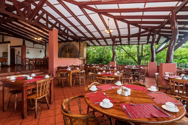 hacienda guachipelin restaurant