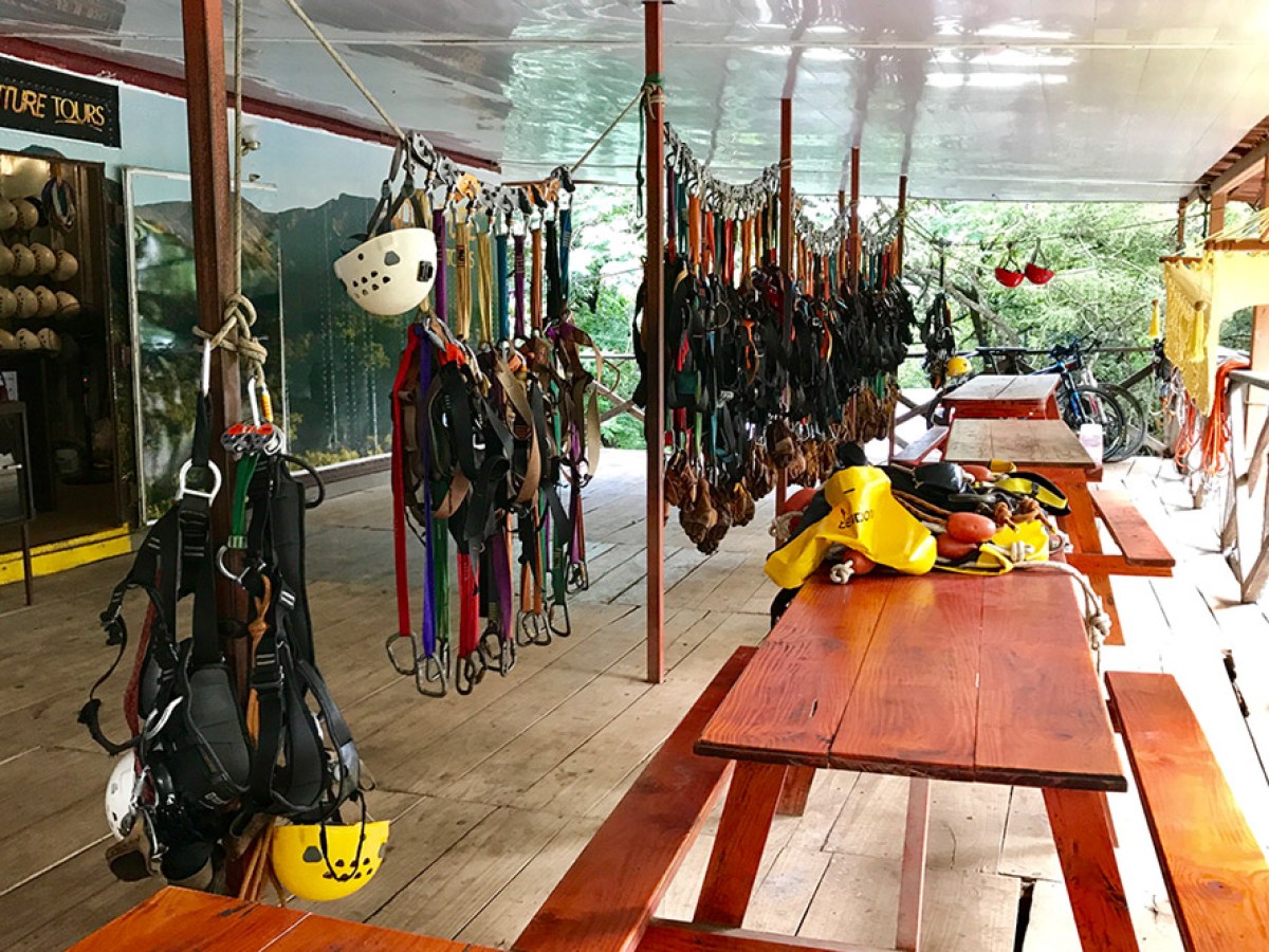 hotel hacienda guachipelin adventure center