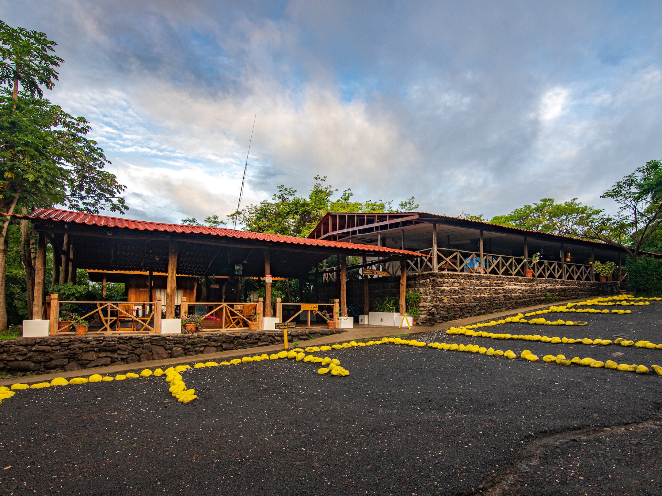 Hotel Hacienda Guachpelin parking area